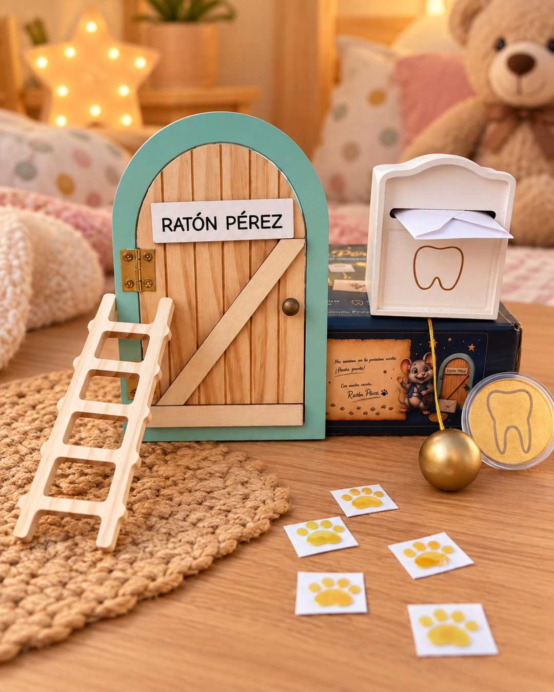 Kit AYRIE en un dormitorio infantil con puerta, buzón, huellas y moneda